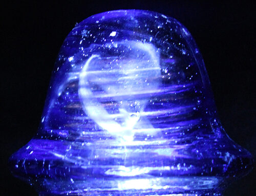 CD 162 Hemingray Cobalt Blue w/ Milky Swirls