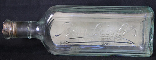 Bottle: 1920s Rawleighs Vanilla Flavoring w/ Label
