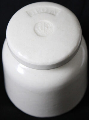 U-1406 Taylor & Tunnicliff: Made in England; Used in New Zealand